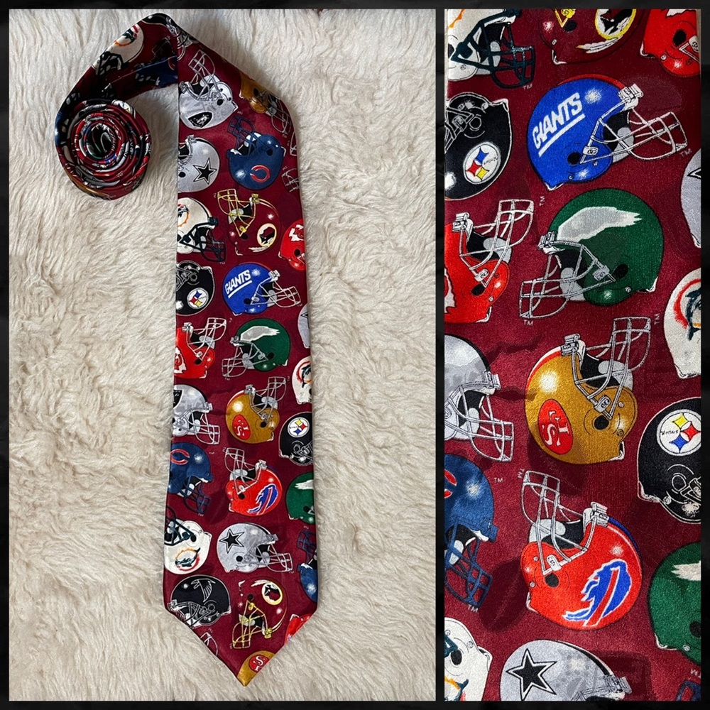 • NFL | All Teams Vintage Football Tie •